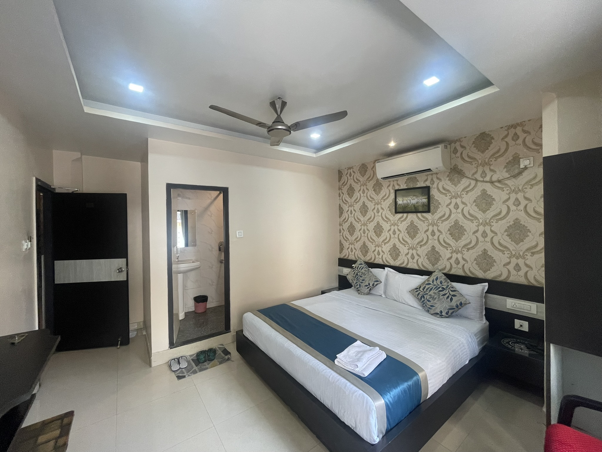 Room 103 B