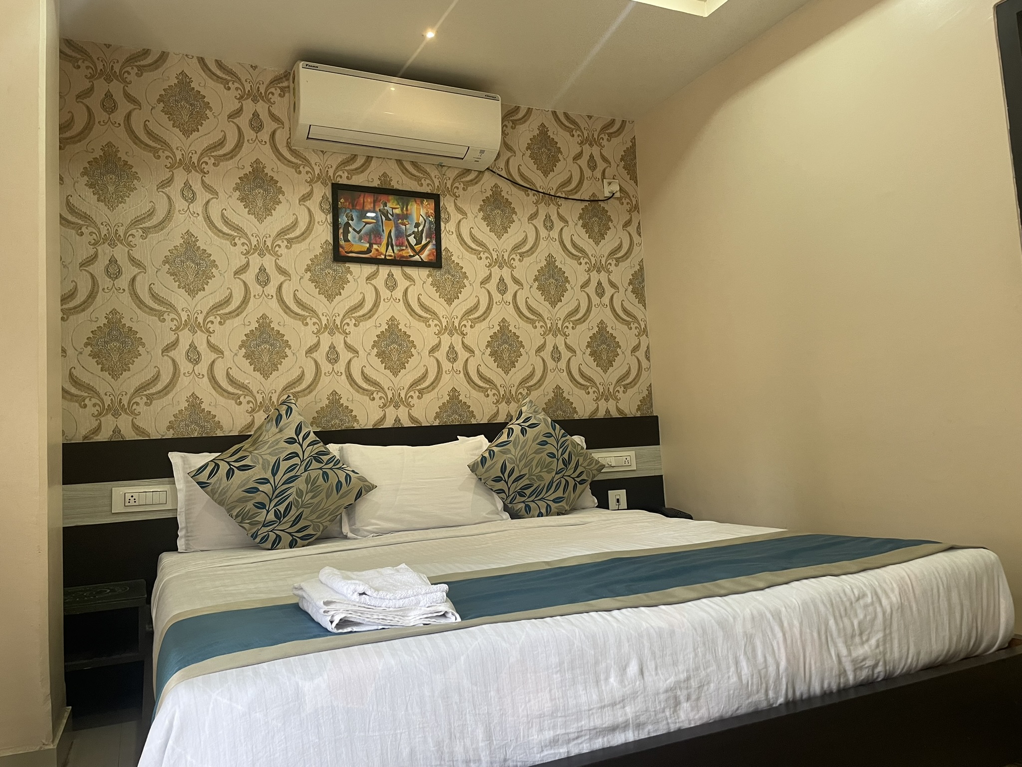 Room 102 D